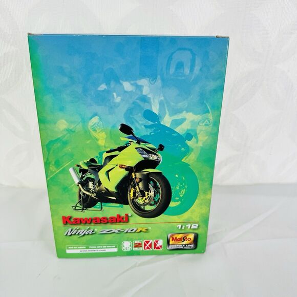 Maisto Kawasaki Ninja ZX-10R Black 1/12 Scale Model Kit #39055 - Picture 5 of 9
